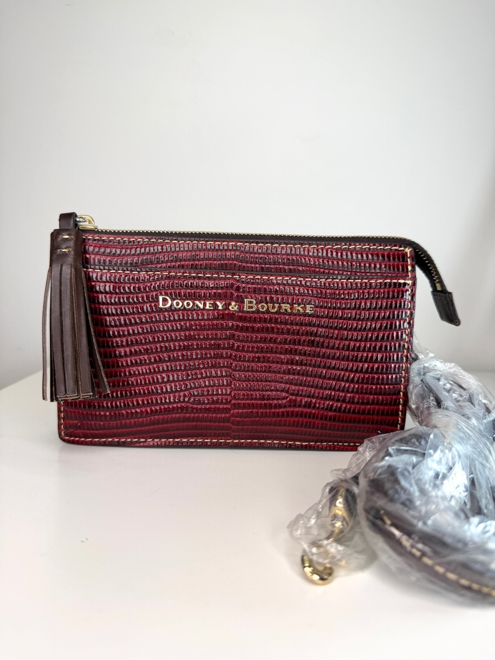 DOONEY & BOURKE~GINGY~Embossed Leather Crossbody Bag Clutch~WINE/BROWN TMORO~NWT